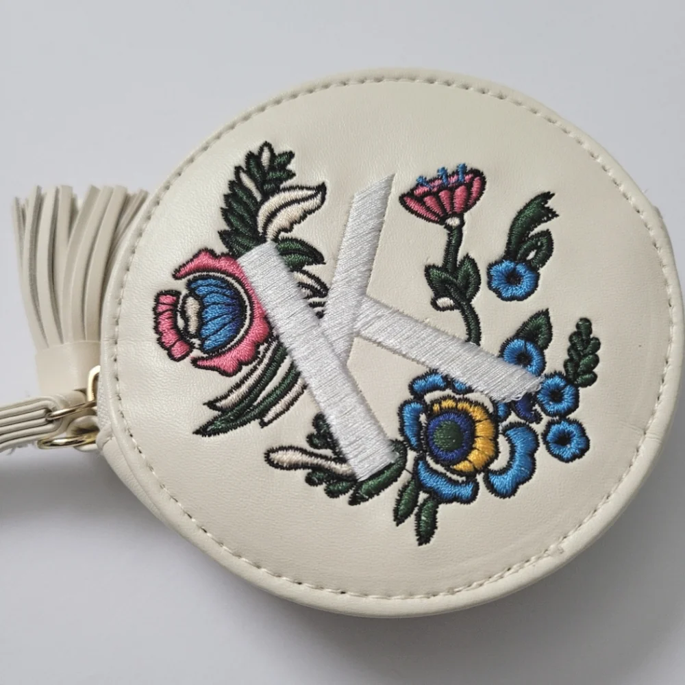 K inital and floral embroidered coin purse - Picture 3 of 3